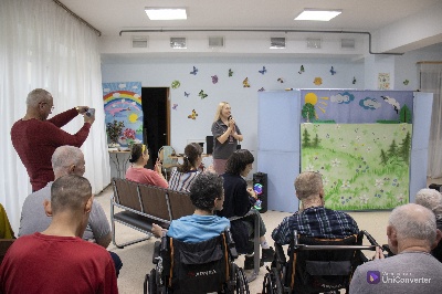 Постановки кукольного театра «Добрая искорка» и «Колобок на новый лад»